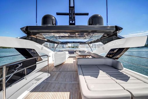 Sunseeker 86 Yacht image