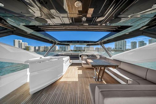 Sunseeker 86 Yacht image