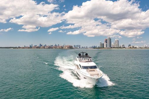 Sunseeker 86 Yacht image