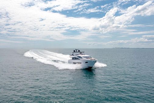 Sunseeker 86 Yacht image