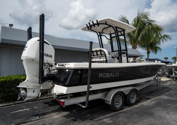 Robalo 246-CAYMAN image