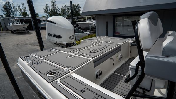 Robalo 246-CAYMAN image