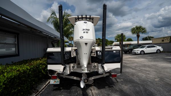 Robalo 246-CAYMAN image