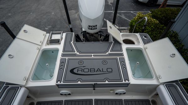 Robalo 246-CAYMAN image