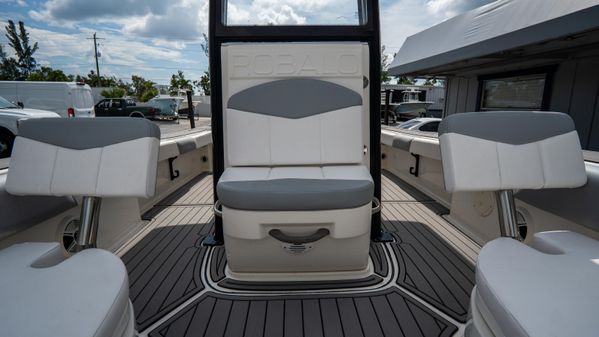 Robalo 246-CAYMAN image