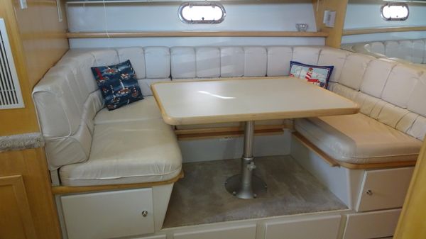 Carver 440 Aft Cabin Motor Yacht image