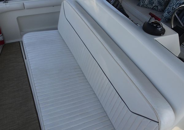 Carver 440 Aft Cabin Motor Yacht image