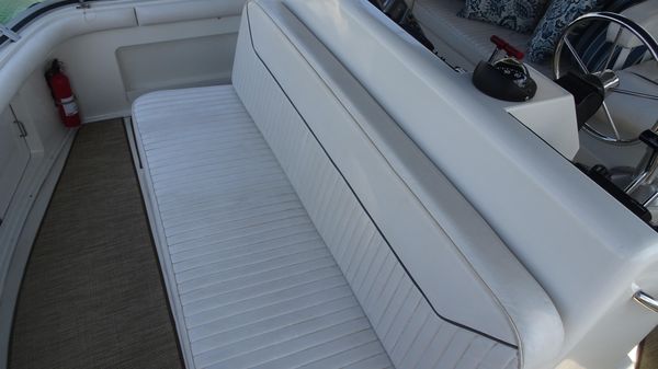 Carver 440 Aft Cabin Motor Yacht image