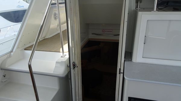 Carver 440 Aft Cabin Motor Yacht image