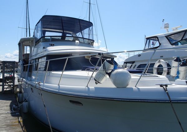 Carver 440 Aft Cabin Motor Yacht image