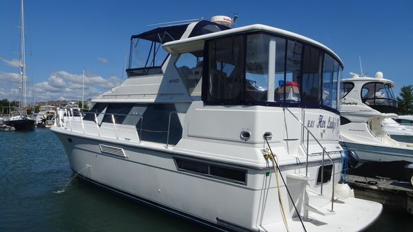 Carver 440 Aft Cabin Motor Yacht