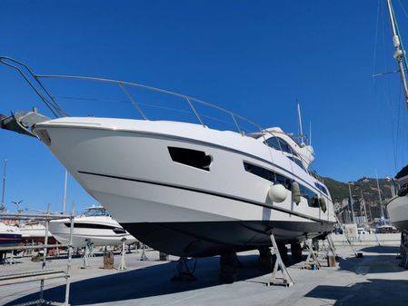 Sunseeker Sport Yacht 68 image