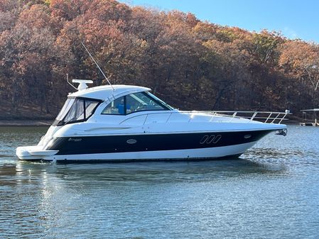 Cruisers Yachts 420 Coupe image