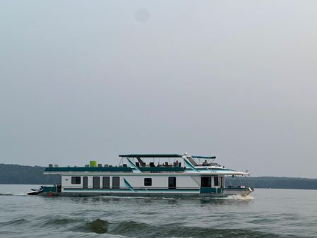 Stardust Cruisers 16x86 3 bed 2 bath Houseboat image