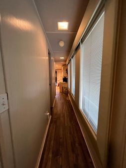 Stardust Cruisers 16x86 3 bed 2 bath Houseboat image