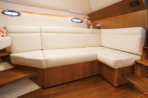 Tiara Yachts 3100 Open image