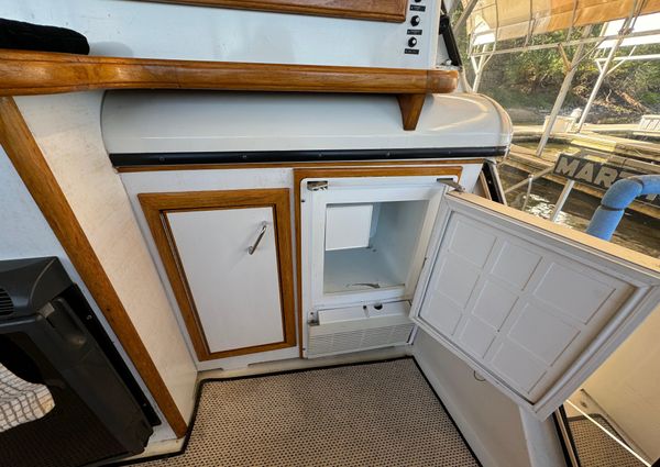 Carver 42 Aft Cabin Motoryacht image