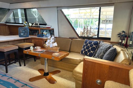 Carver 42 Aft Cabin Motoryacht image