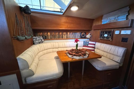 Carver 42 Aft Cabin Motoryacht image