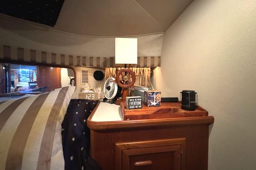 Carver 42 Aft Cabin Motoryacht image