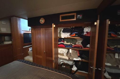 Carver 42 Aft Cabin Motoryacht image