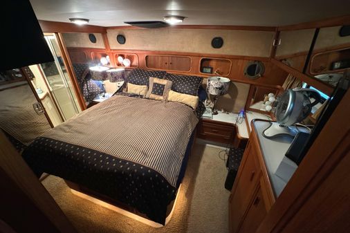 Carver 42 Aft Cabin Motoryacht image