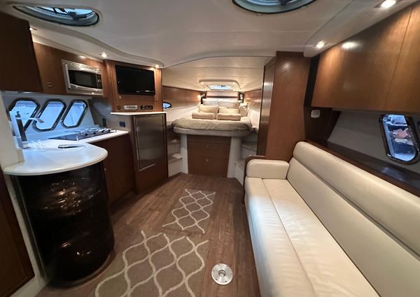 Cruisers Yachts 380 Express image