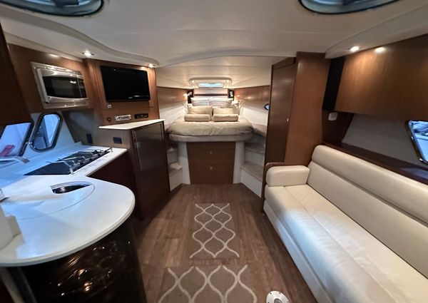 Cruisers Yachts 380 Express image