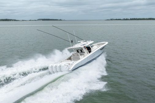 Pursuit S 428 Sport image