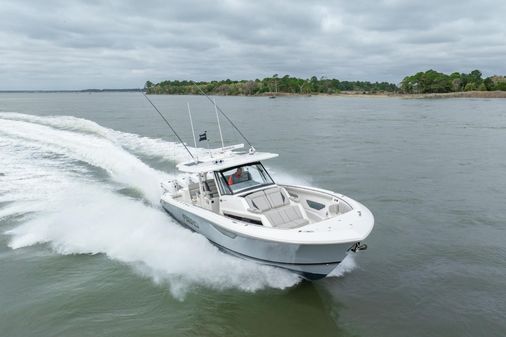 Pursuit S 428 Sport image