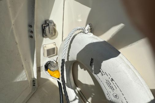 Meridian 459-COCKPIT-MOTORYACHT image