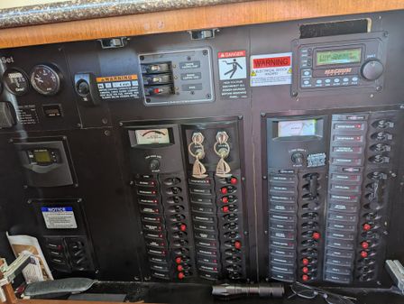 Meridian 459-COCKPIT-MOTORYACHT image