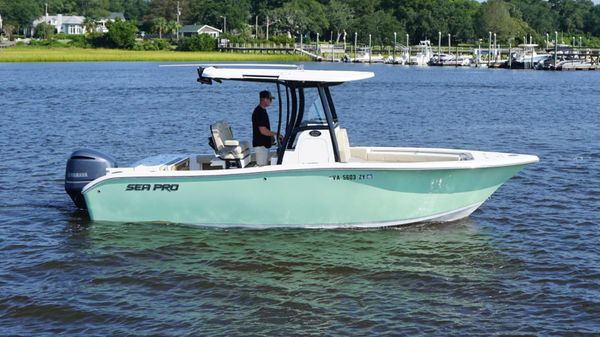 Sea Pro 239 Center Console 