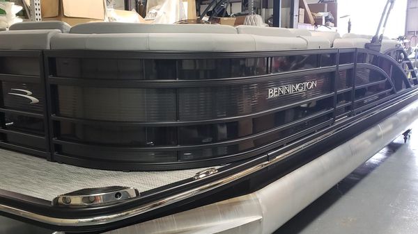 Bennington 23RSB