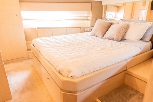 Ferretti Yachts 720 image