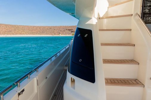 Ferretti Yachts 720 image