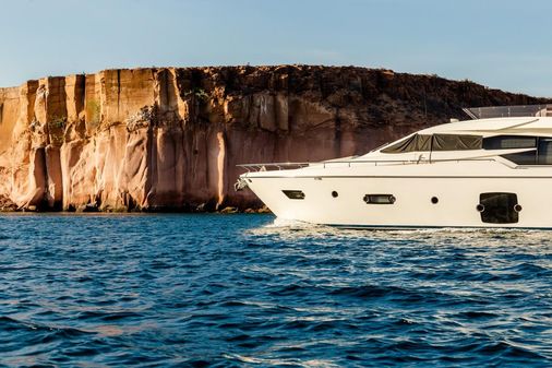 Ferretti Yachts 720 image