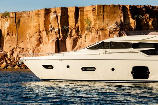 Ferretti Yachts 720 image