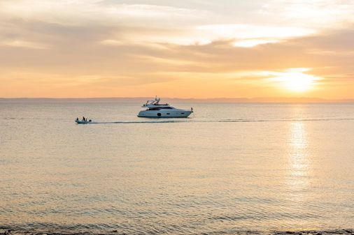 Ferretti Yachts 720 image