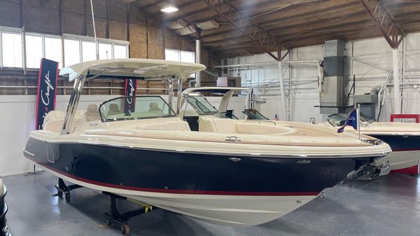 Chris-Craft Calypso 30 