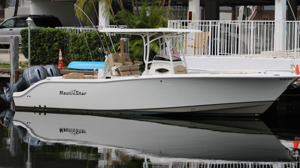 NauticStar 28 XS