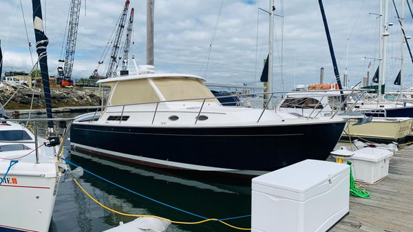 Back Cove 33 HARDTOP EXPRESS 