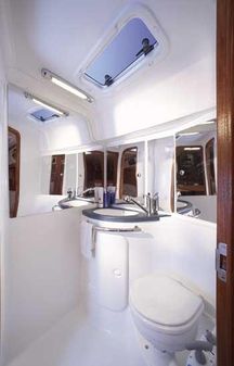 Bavaria 37 Cruiser image