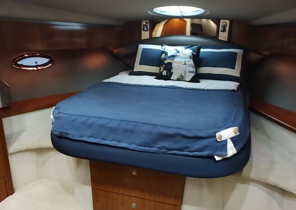 Cruisers-yachts 420-EXPRESS image
