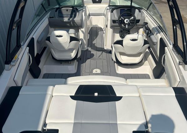 Chaparral 21 Surf image