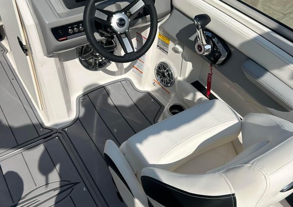 Chaparral 21 Surf image