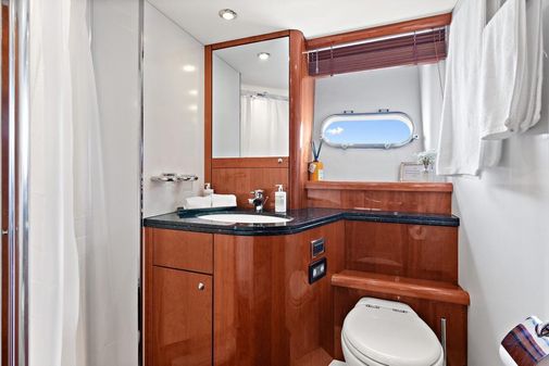 Sunseeker 82 Yacht image