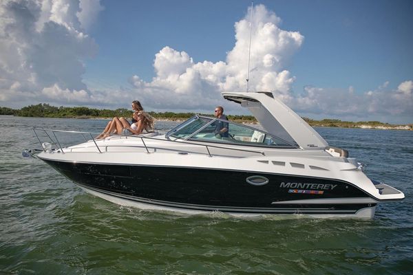 Monterey 295 Sport Yacht - main image