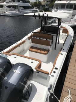 Sea Hunt Gamefish 30 Forward Seating image