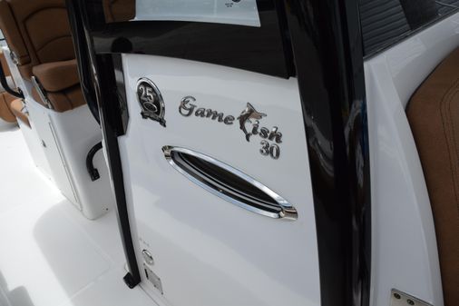 Sea Hunt Gamefish 30 Forward Seating image